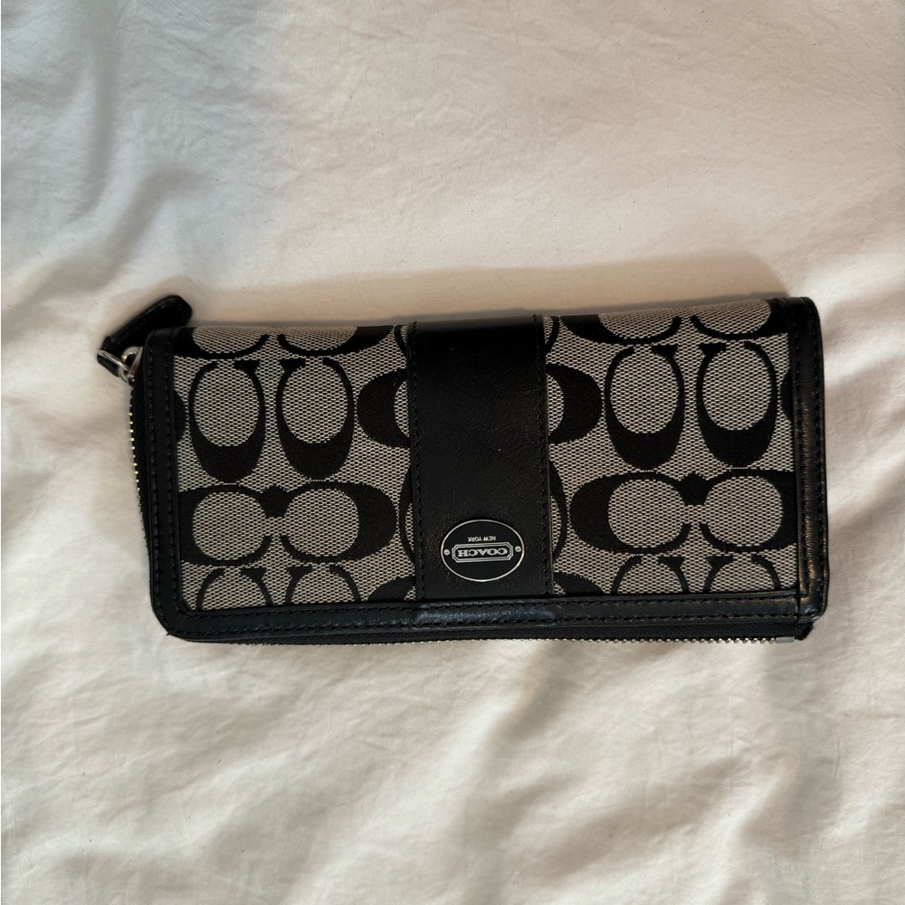 Coach signature Canvas black zip wallet